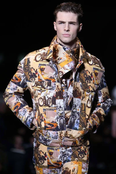 Look 11